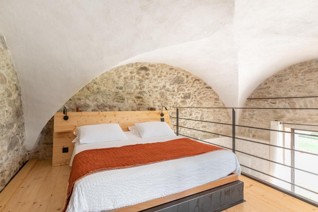 Bed and Breakfast Les Tours Carrees Ла-Мот-Серволе Экстерьер фото